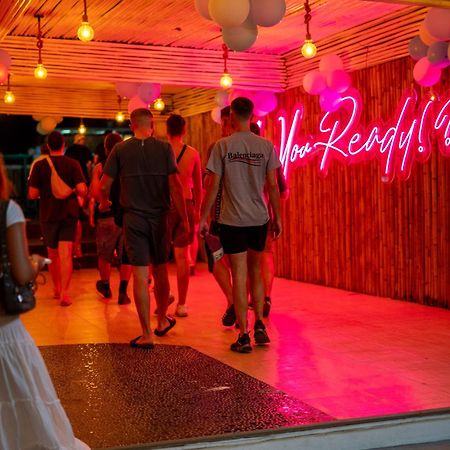 Base Party Hostel Ao Nang Екстериор снимка