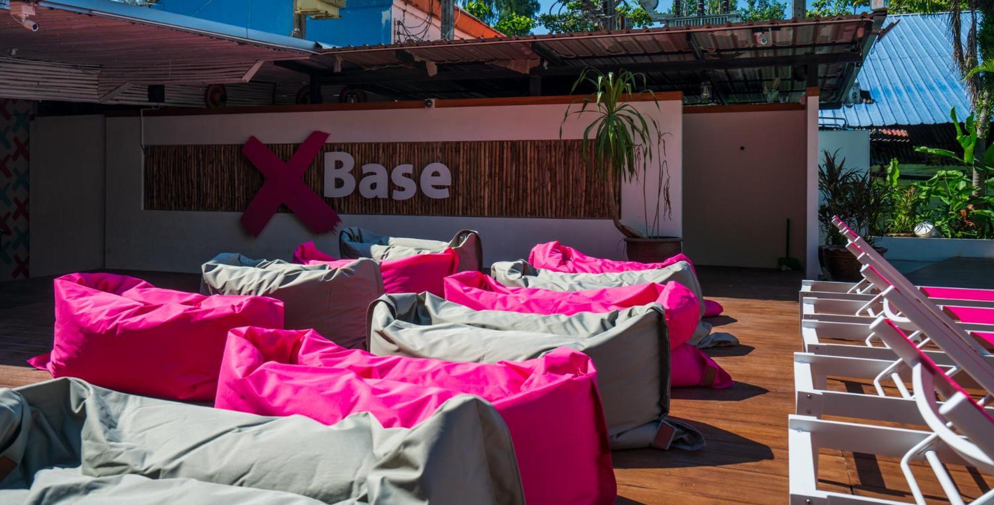 Base Party Hostel Ao Nang Екстериор снимка