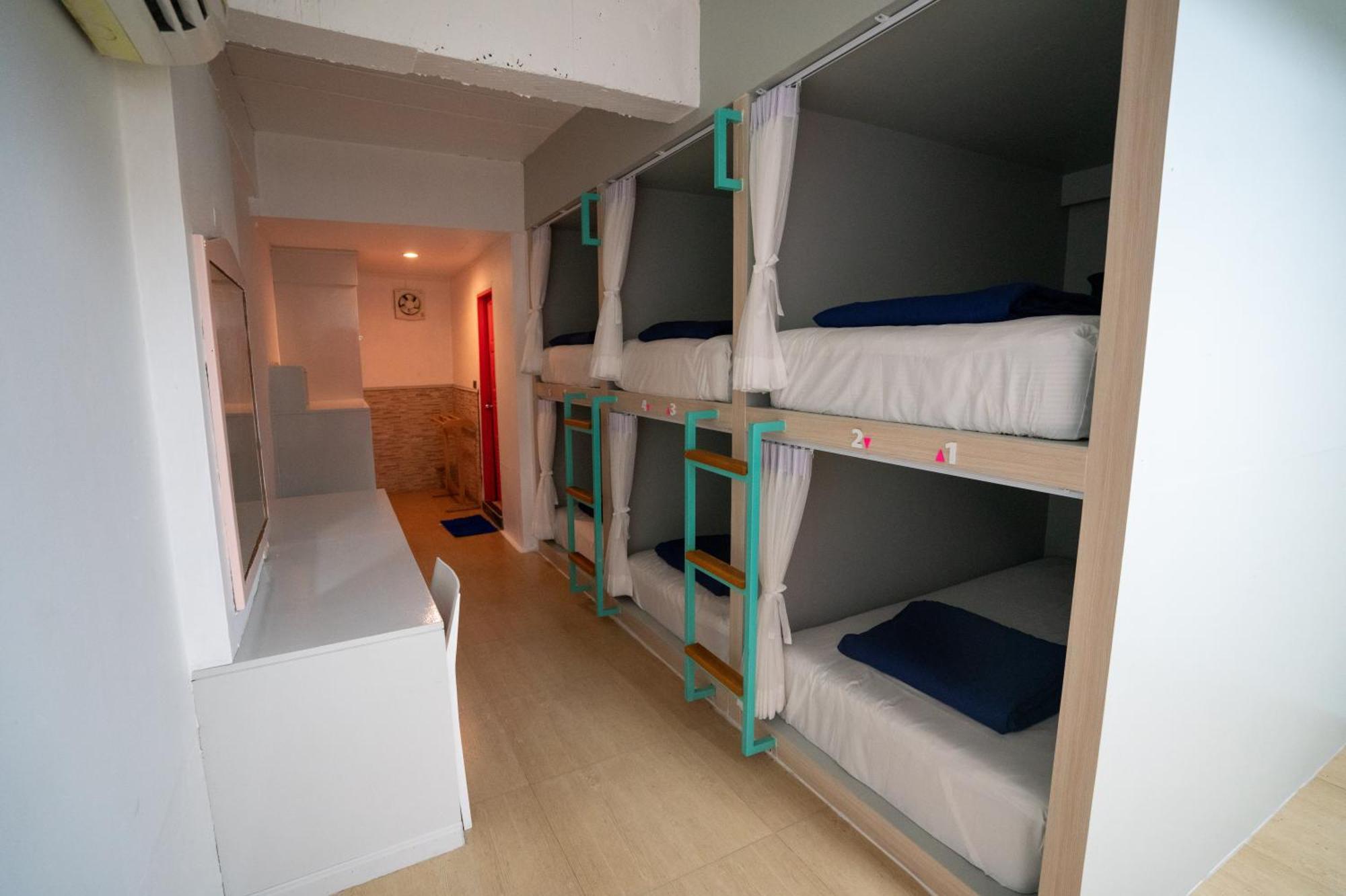 Base Party Hostel Ao Nang Екстериор снимка