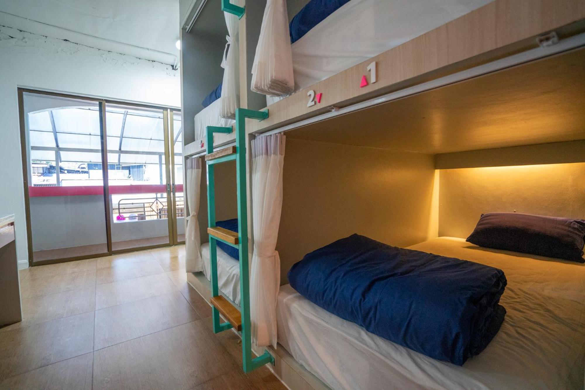 Base Party Hostel Ao Nang Екстериор снимка
