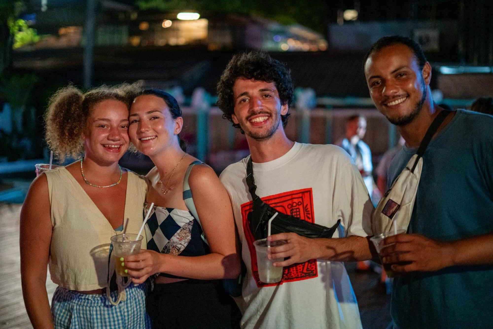 Base Party Hostel Ao Nang Екстериор снимка