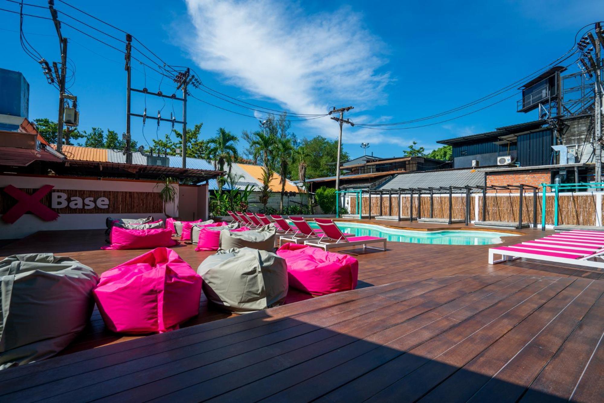 Base Party Hostel Ao Nang Екстериор снимка